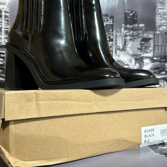 Steve Madden Ankle Boots - Picture 2 of 6